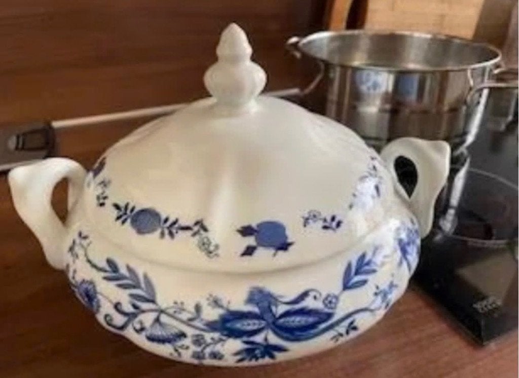 soepterrine dekschaal met zwiebelmuster motief, Huis en Inrichting, Keuken | Servies, Ophalen, Overige stijlen, Porselein, Schaal of Schalen
