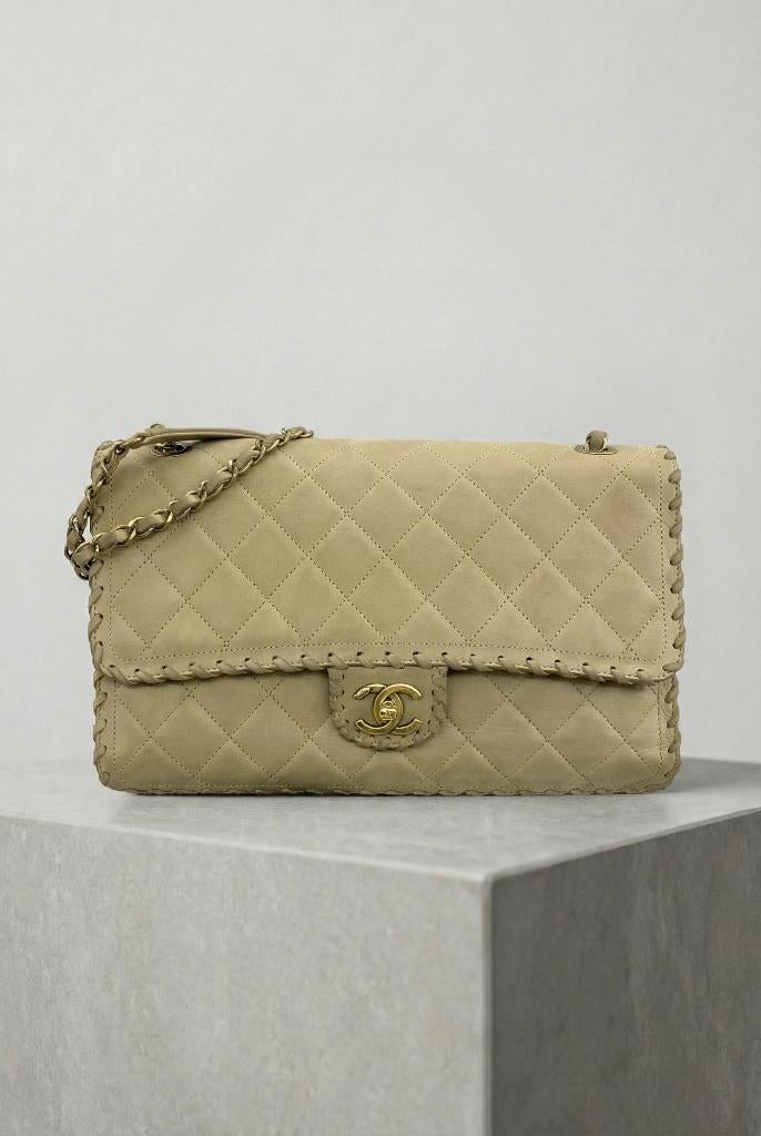 Chanel Happy Stitch Jumbo Flap Bag Beige — Designer Tas, Verzenden, Zo goed als nieuw, Beige, Schoudertasje