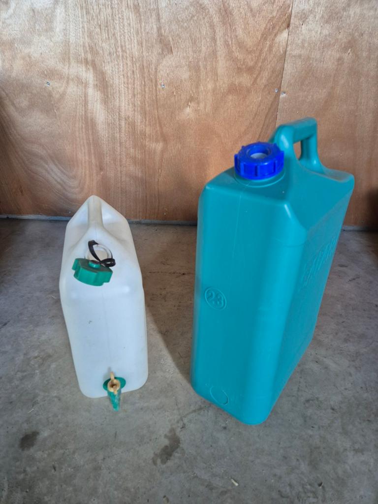 Watertanks voor drinkwater - 2 stuks, Caravans en Kamperen, Kampeeraccessoires, Zo goed als nieuw, Ophalen of Verzenden