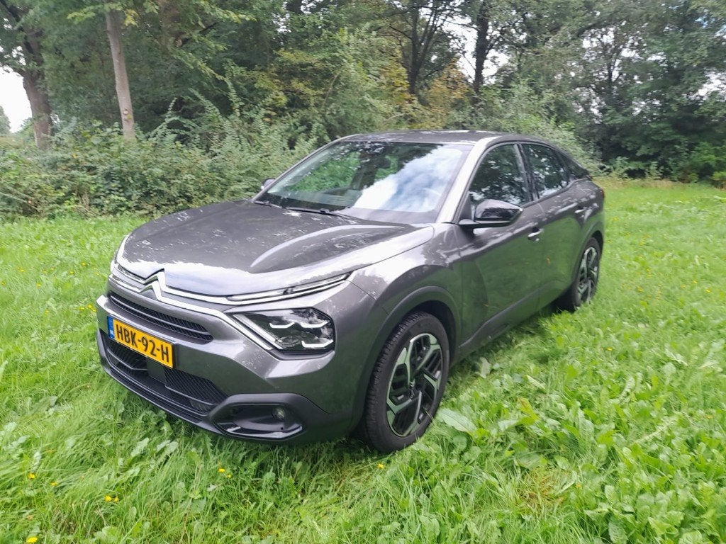 Citroën C4 1.2 Puretech 130pk S&S 2023 Grijs, Auto's, Voorwielaandrijving, Leder en Stof, 1200 kg, Handgeschakeld