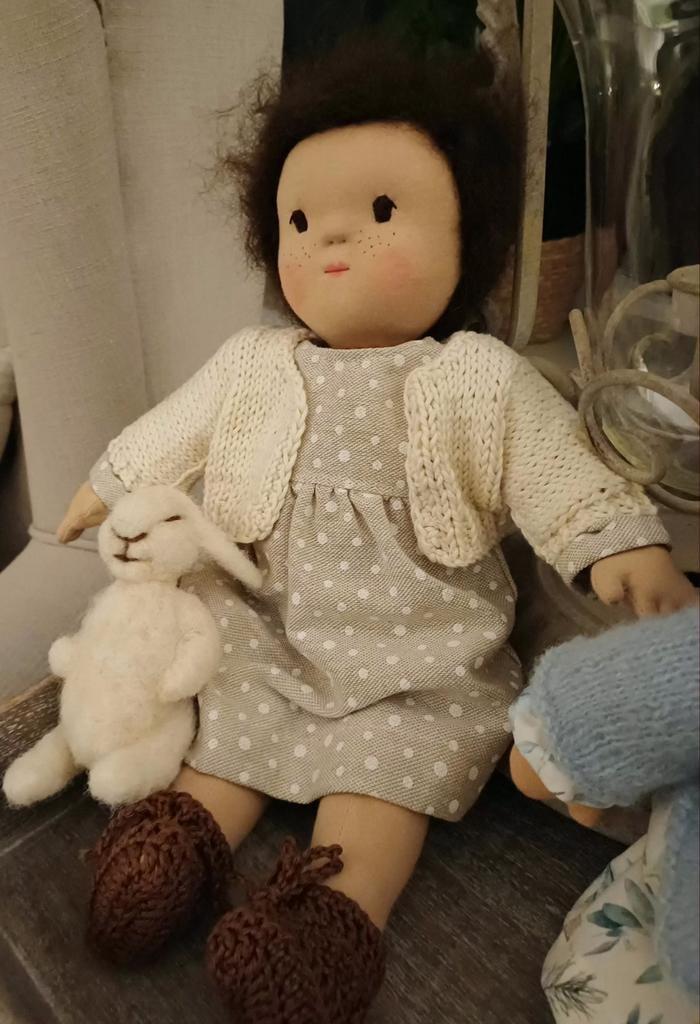 Nieuw tricot pop waldorf schapenwol zonnekind, Ophalen of Verzenden, Nieuw, Pop