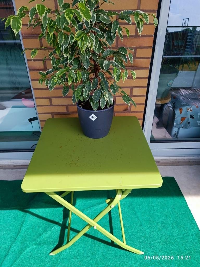 Groene klapbare tuintafel - gebruikt met lichte roest, Tuin en Terras, Tuintafels, Ophalen, Gebruikt, Vierkant, Metaal