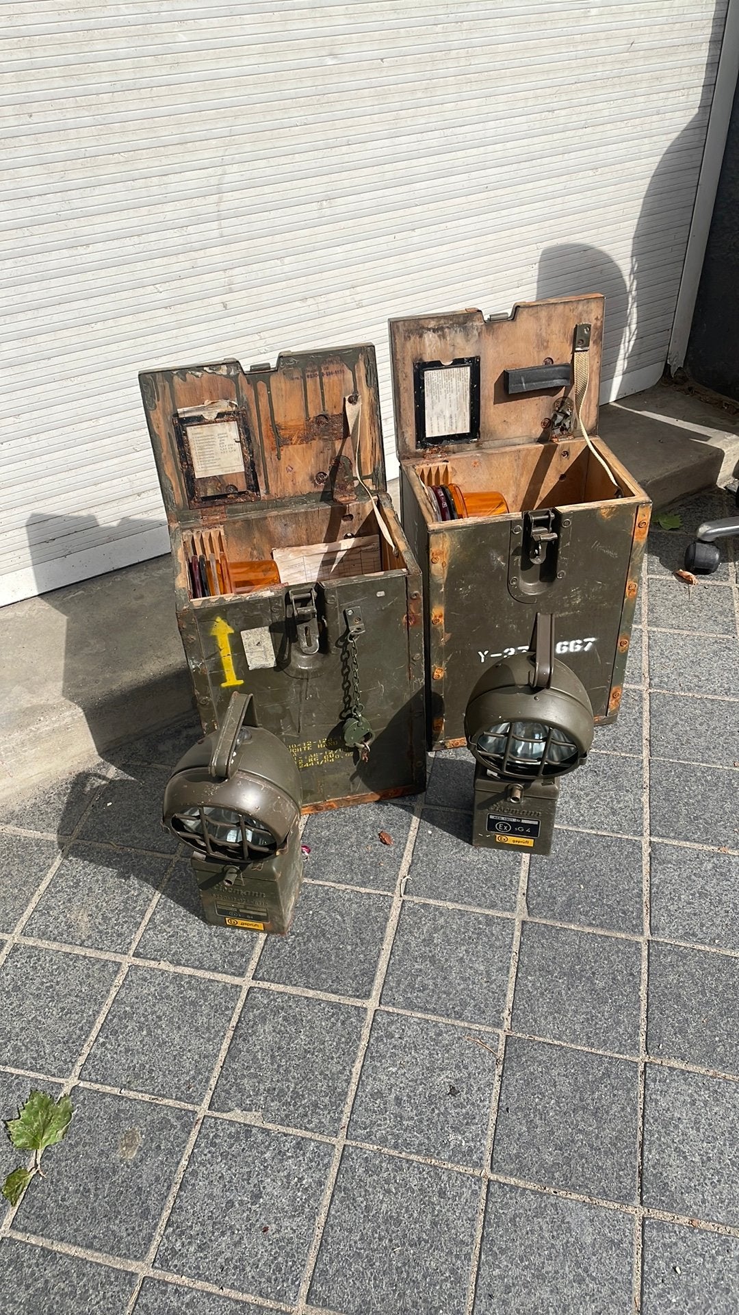 2x Vintage Eisemann Handlamp (Ex-geprüft) met Transportkist, Verzamelen, Ophalen of Verzenden, Landmacht, Nederland