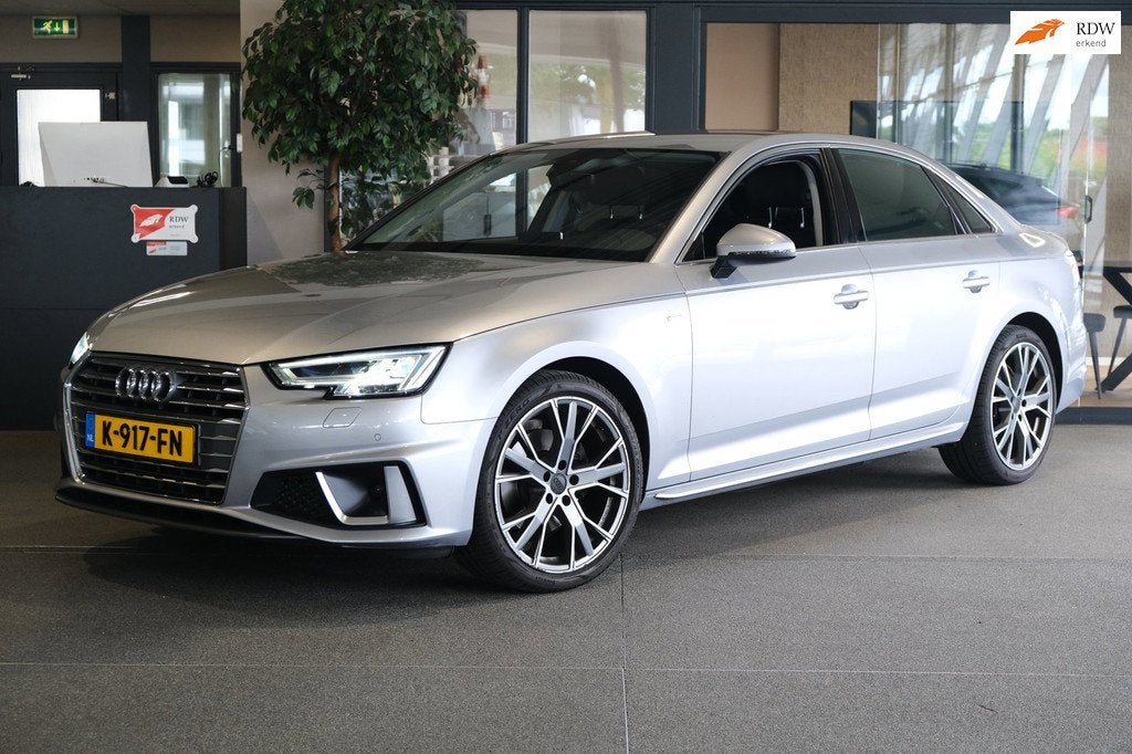 Audi A4 Limousine 35 TFSI S-Line Virtual Navi Led Cruise Pdc, Stof, Gebruikt, Euro 6, A4