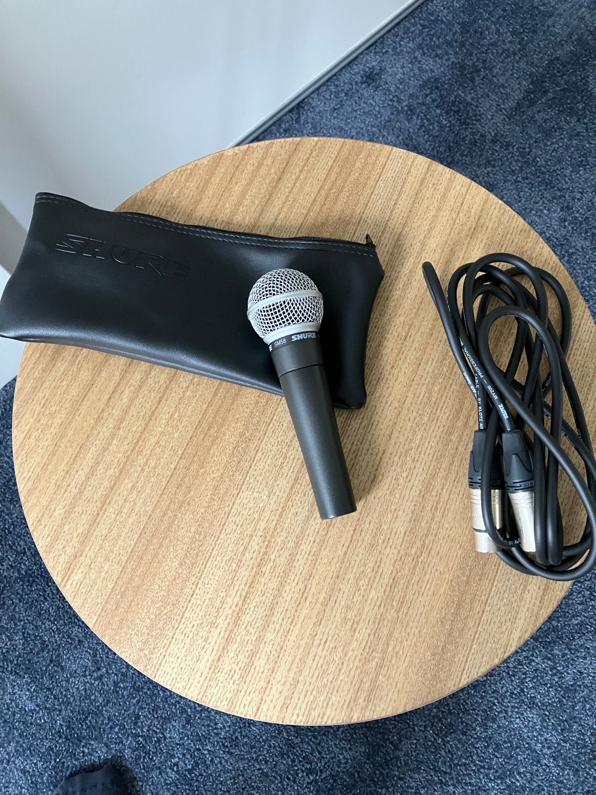 Shure SM58 microfoon met K&M statief en kabel, Ophalen of Verzenden, Zo goed als nieuw, Zangmicrofoon