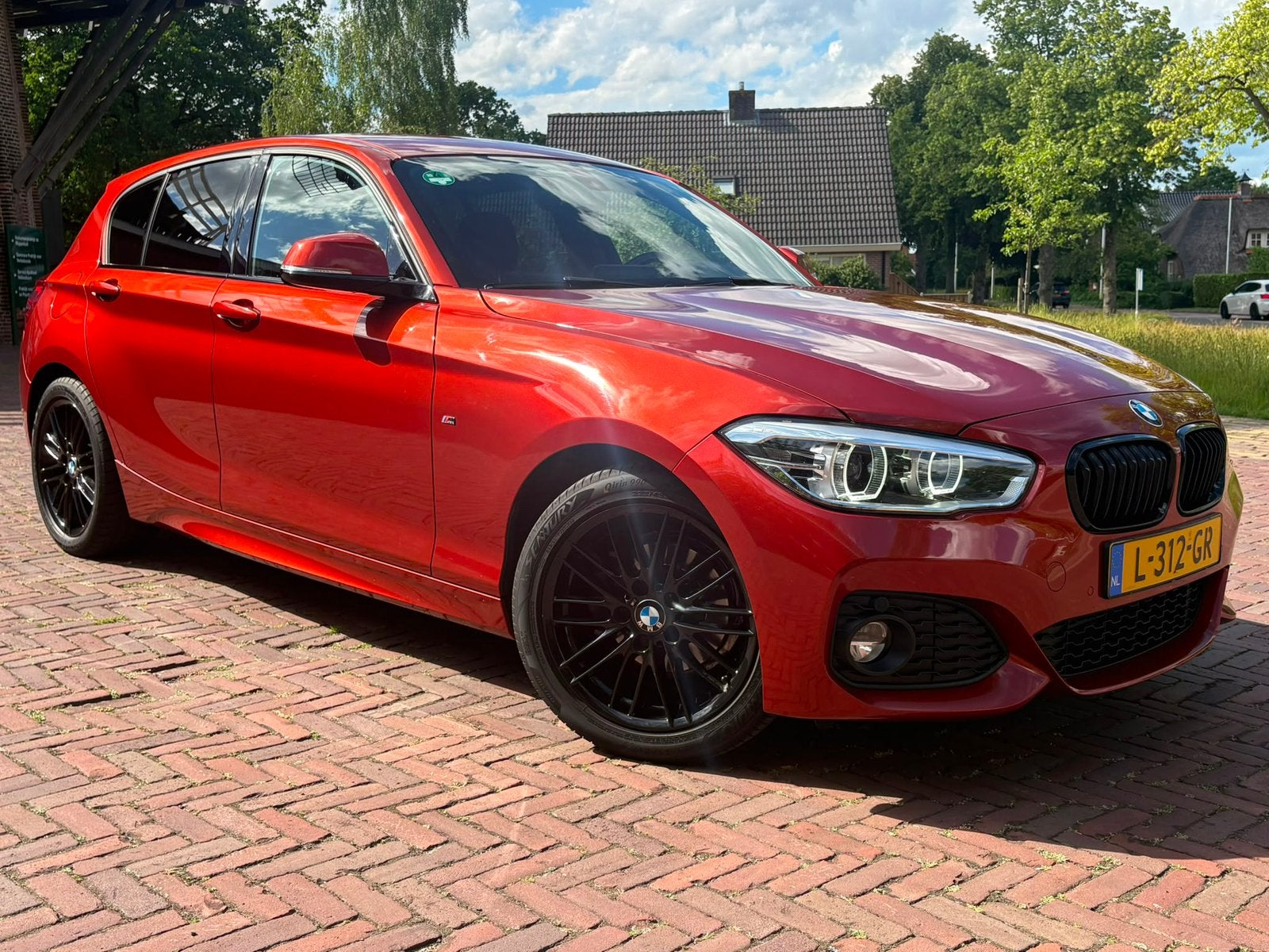 BMW 1-Serie 116d STAGE 1 M PAKKET / TREKHAAK / NW BANDEN, Auto's, Leder, Bedrijf, Diesel, Geïmporteerd
