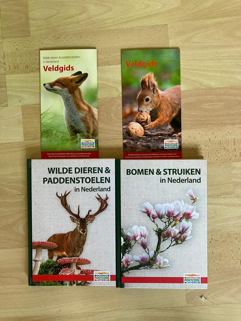 2 Postcode Loterij natuurboeken met veldgidsen zgan, Ophalen of Verzenden, Zo goed als nieuw, Bloemen, Planten en Bomen