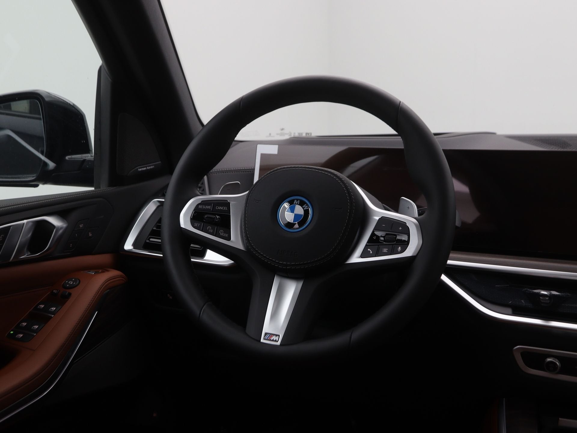 BMW X5 xDrive50e M sport SoH 100% (bj 2025, automaat), Auto's, Gebruikt, 2395 kg, Met garantie (alle), Overige brandstoffen