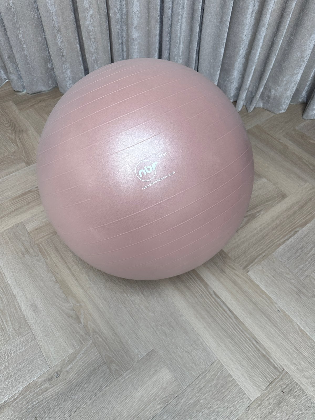 NBF Fitnessbal of bevallingsbal 75cm - Roze (anti-burst), Ophalen of Verzenden, Zo goed als nieuw, Buik, Fitnessbal
