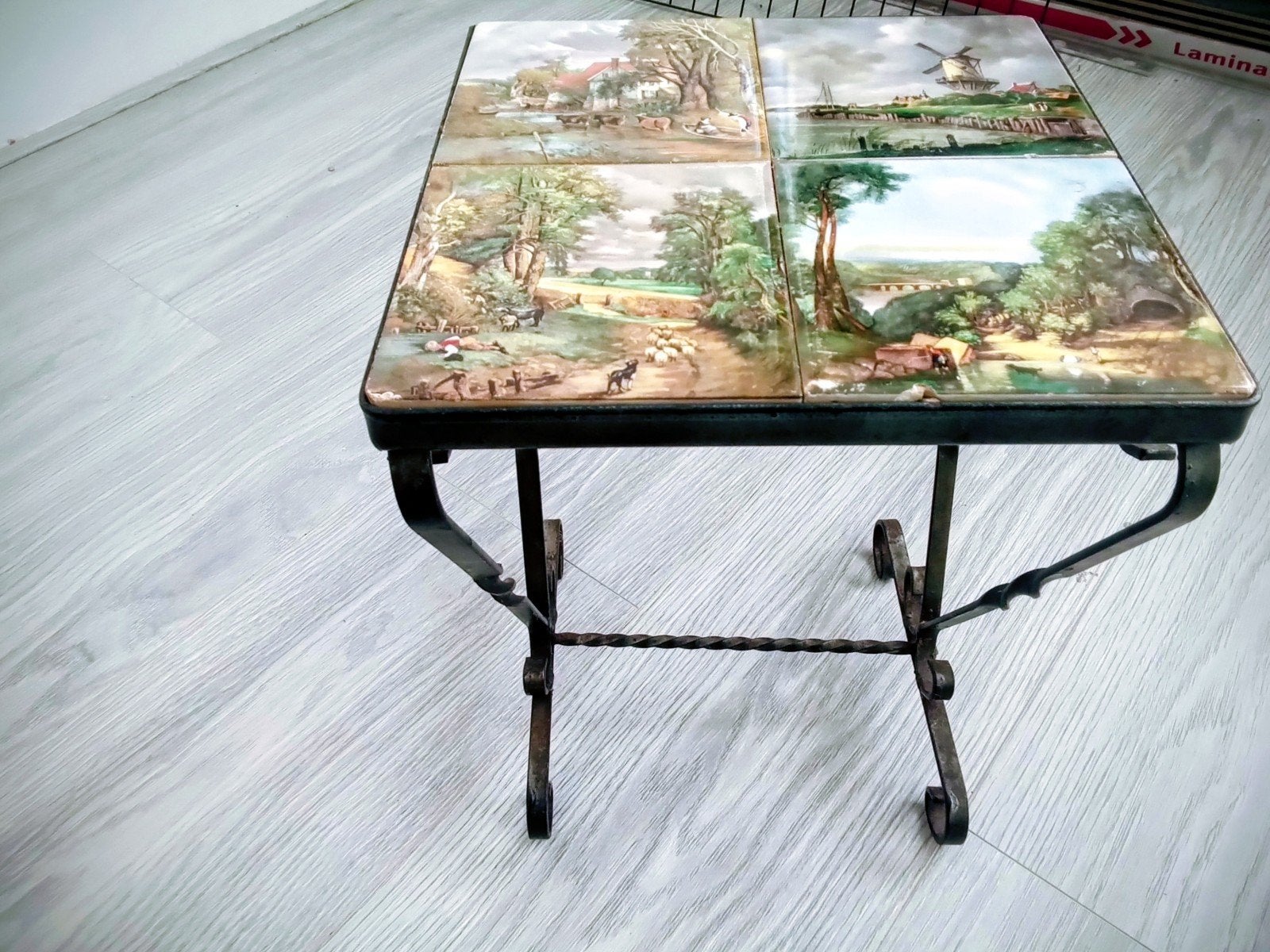 Vintage bijzettafel met tegels - landschap, Ophalen