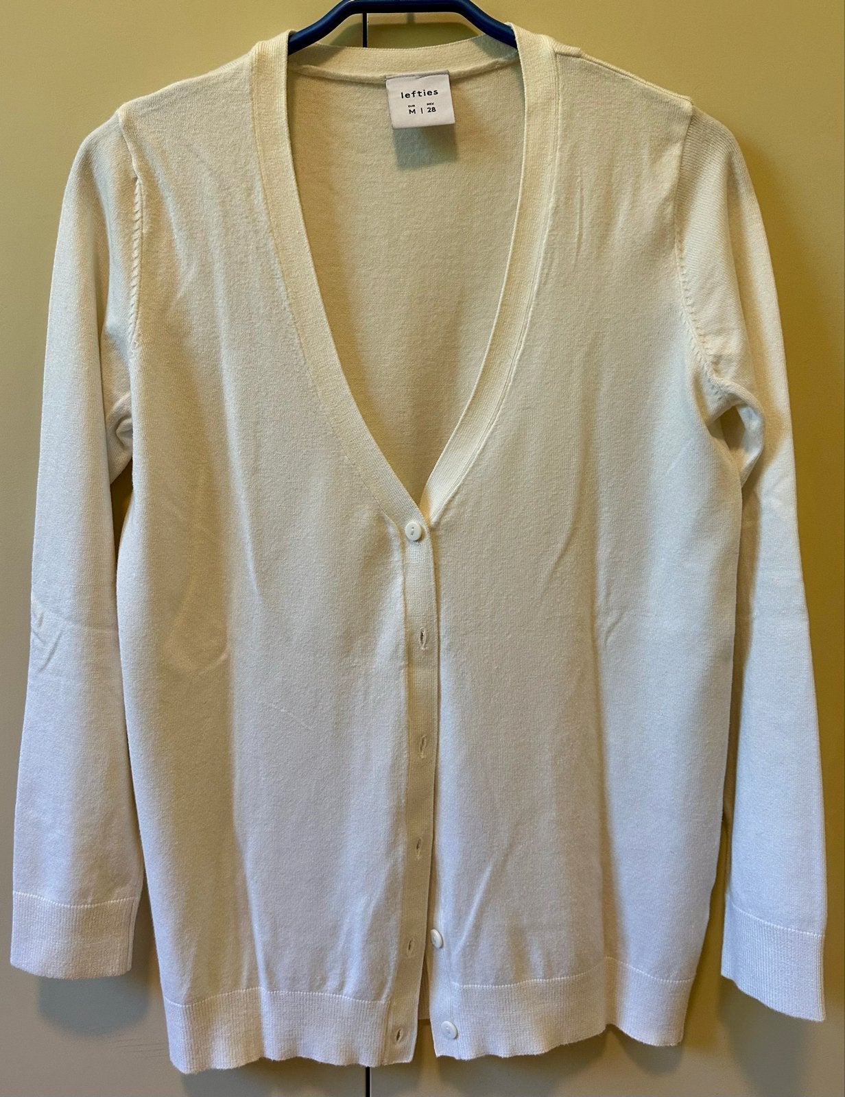 Lefties Crèmekleurig Vest Maat M, Kleding | Dames, Ophalen of Verzenden, Zo goed als nieuw, Maat 38/40 (M), Beige