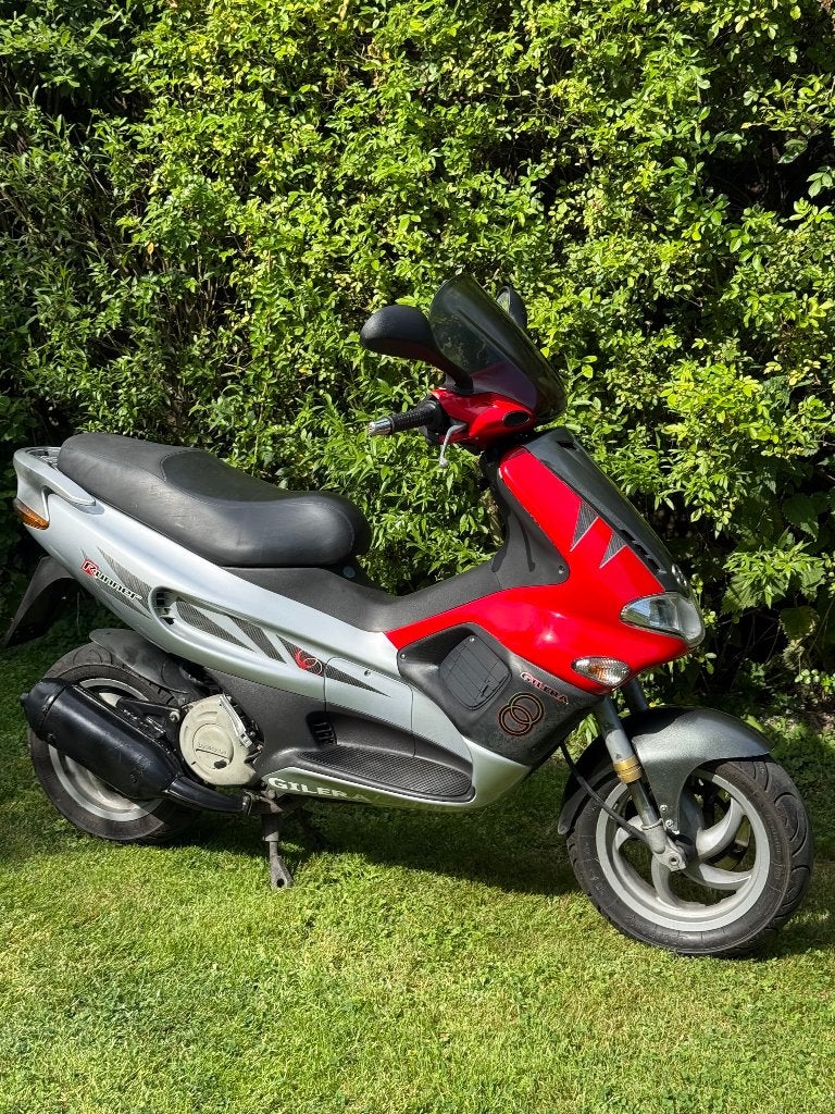 Nette Gilera Runner FX 125cc - rood/zilver, Gebruikt, Maximaal 45 km/u, Benzine, 125 cc