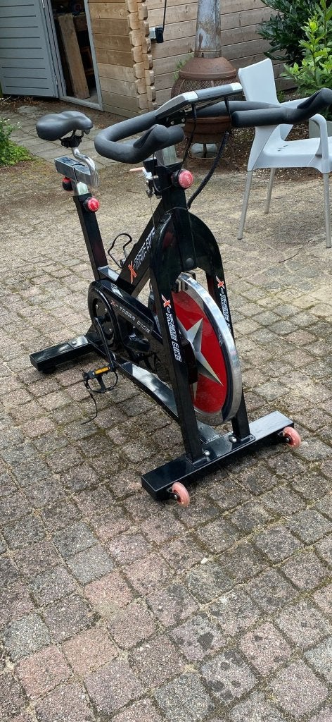 Hometrainer, fiets, Ophalen, Gebruikt, Metaal, Benen