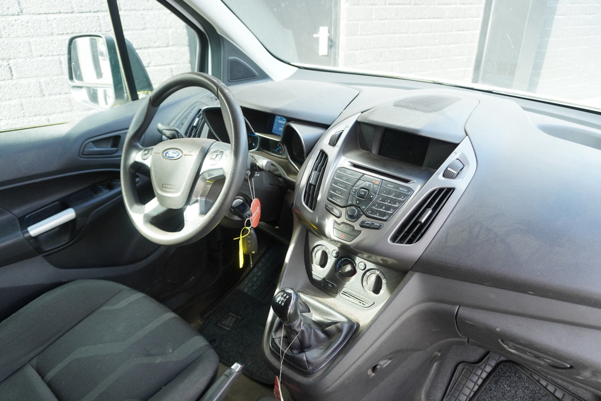 Ford Transit Connect 1.6 TDCI 96PK - Airco - Trekhaak - PDC, Auto's, Stof, Zwart, 4 cilinders, Wit