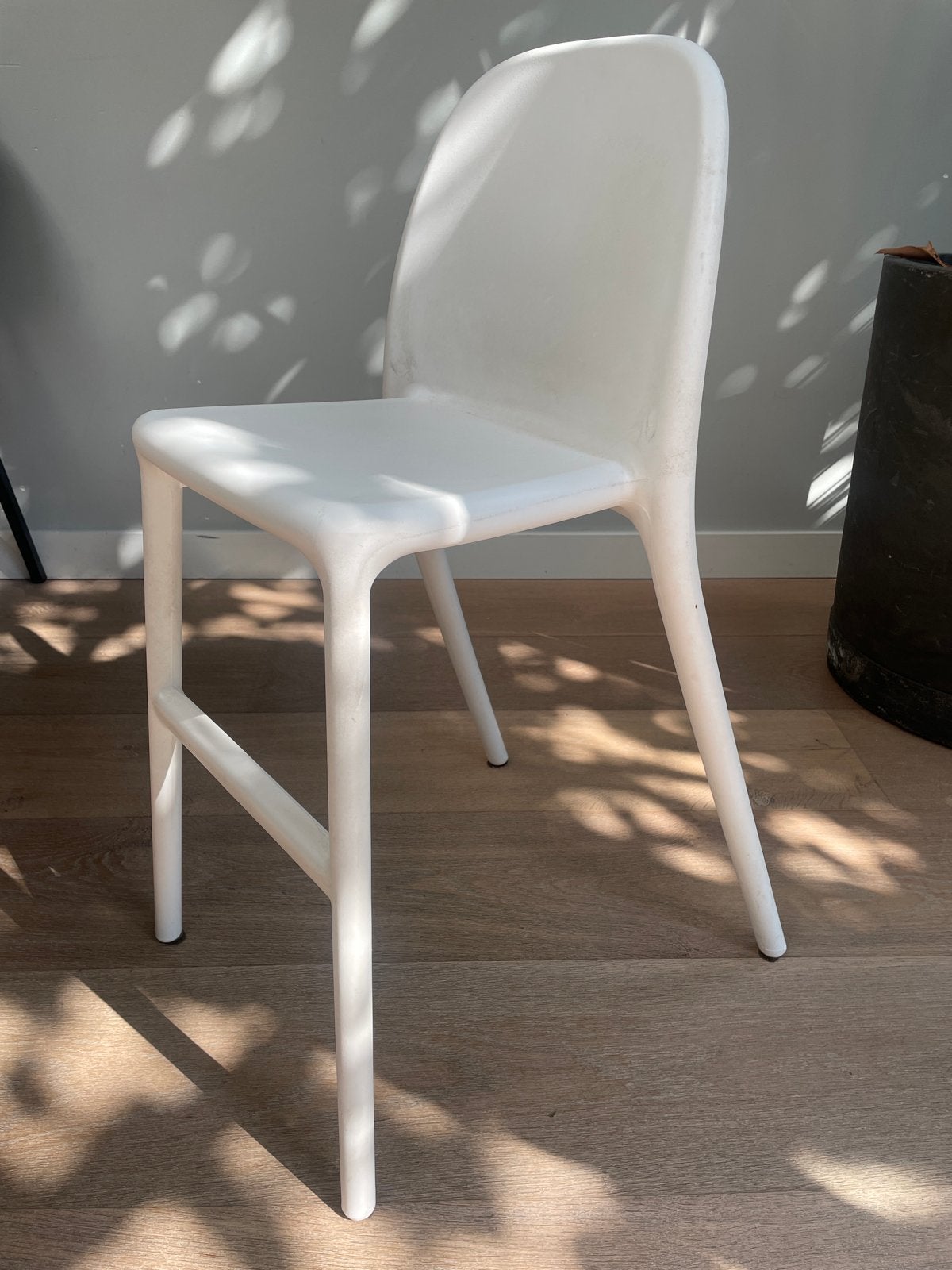 IKEA kinderstoel urban, wit en stevig, Kinderen en Baby's, Kinderstoelen, Ophalen, Gebruikt, Overige typen, Aanschuifbaar