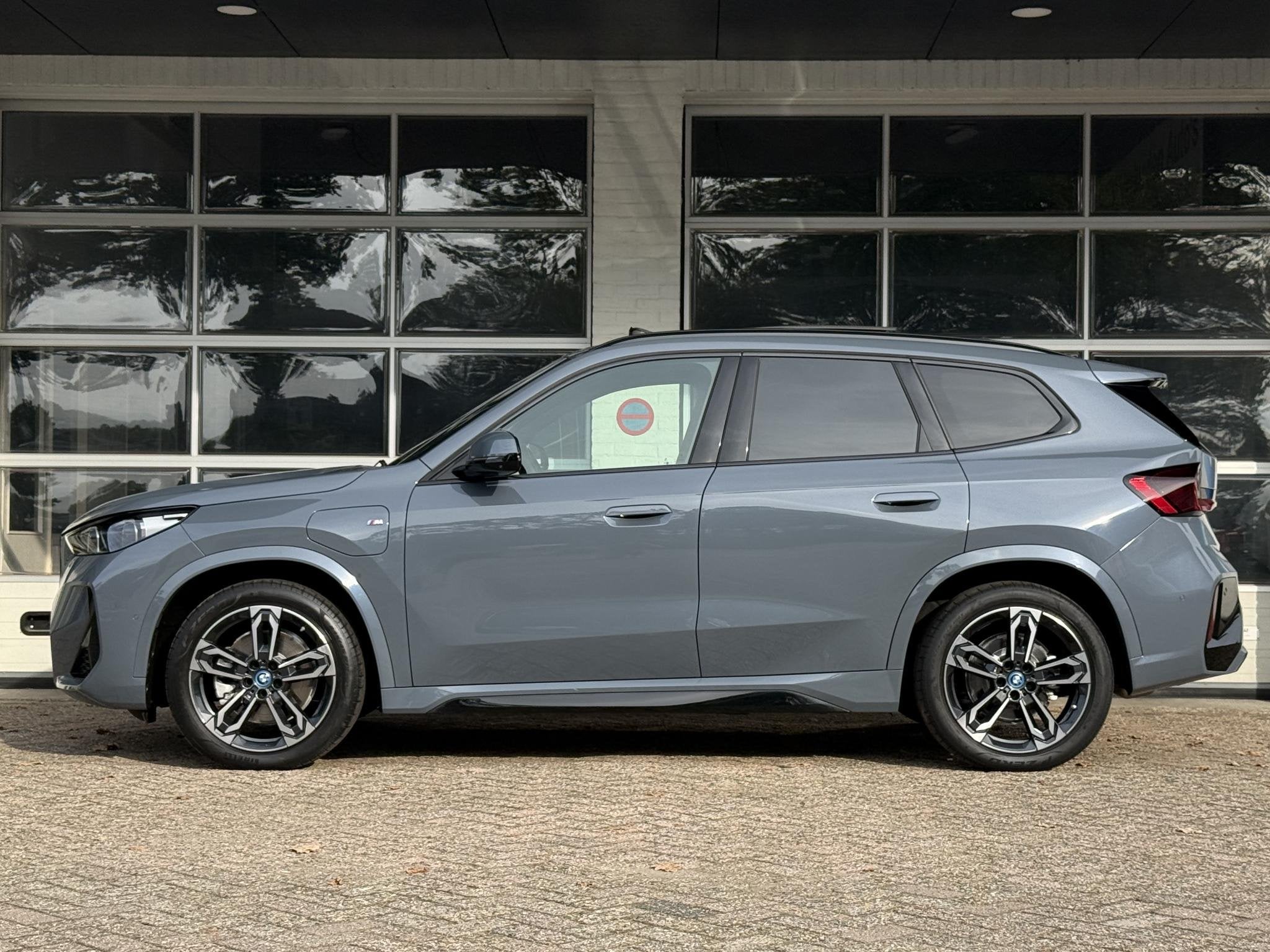 BMW X1 xDrive30e M SPORT | PANORAMA | HARMAN KARDON | ELEKTR, Auto's, 16 kWh, Plug-in hybride, Bedrijf, Hybride Elektrisch/Benzine