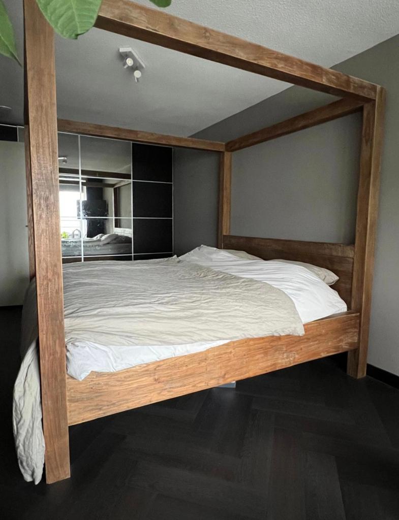 Hemelbed Goossens Dhakar - Teakhout - 222x202x209 cm, Ophalen