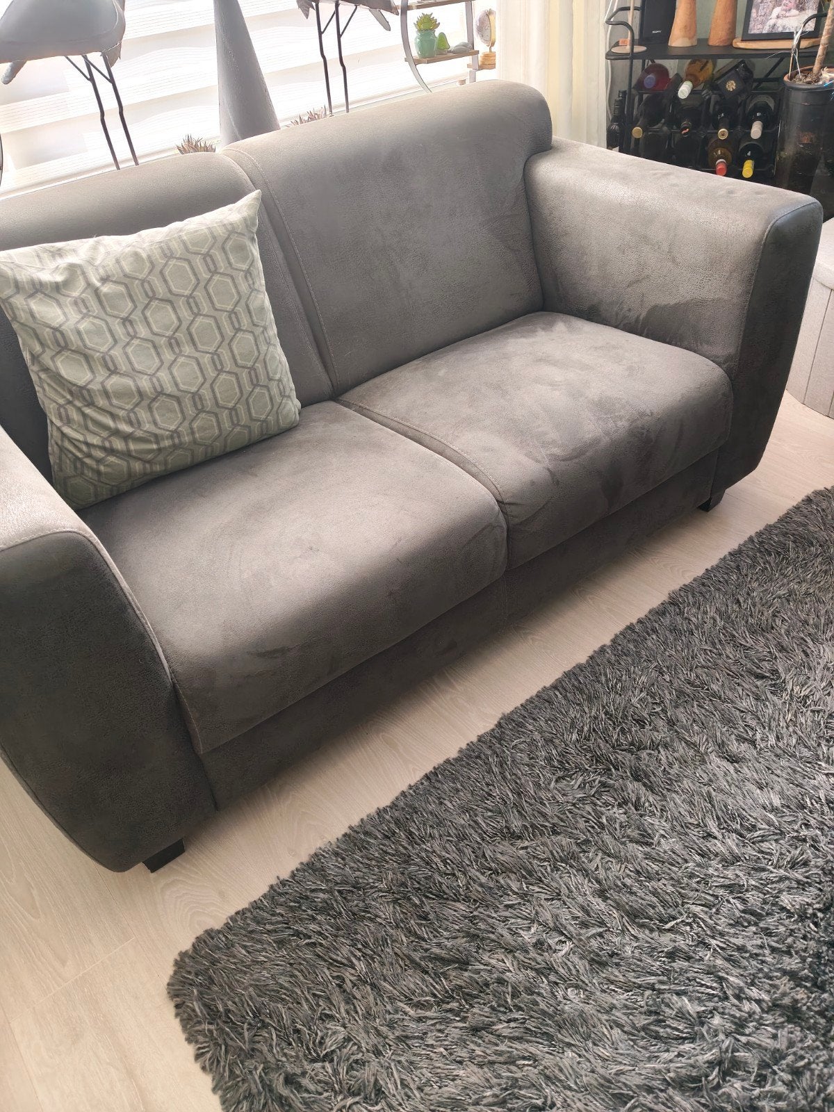 Comfortabele grijze tweepersoonsbank, Ophalen, Gebruikt, 150 tot 200 cm, Tweepersoons