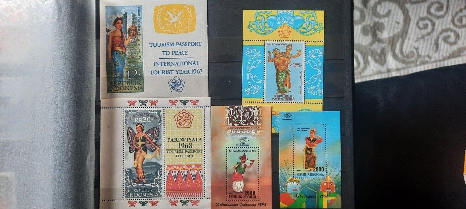 Indonesische postzegels - Danseressen en cultuur (sheets), Ophalen of Verzenden
