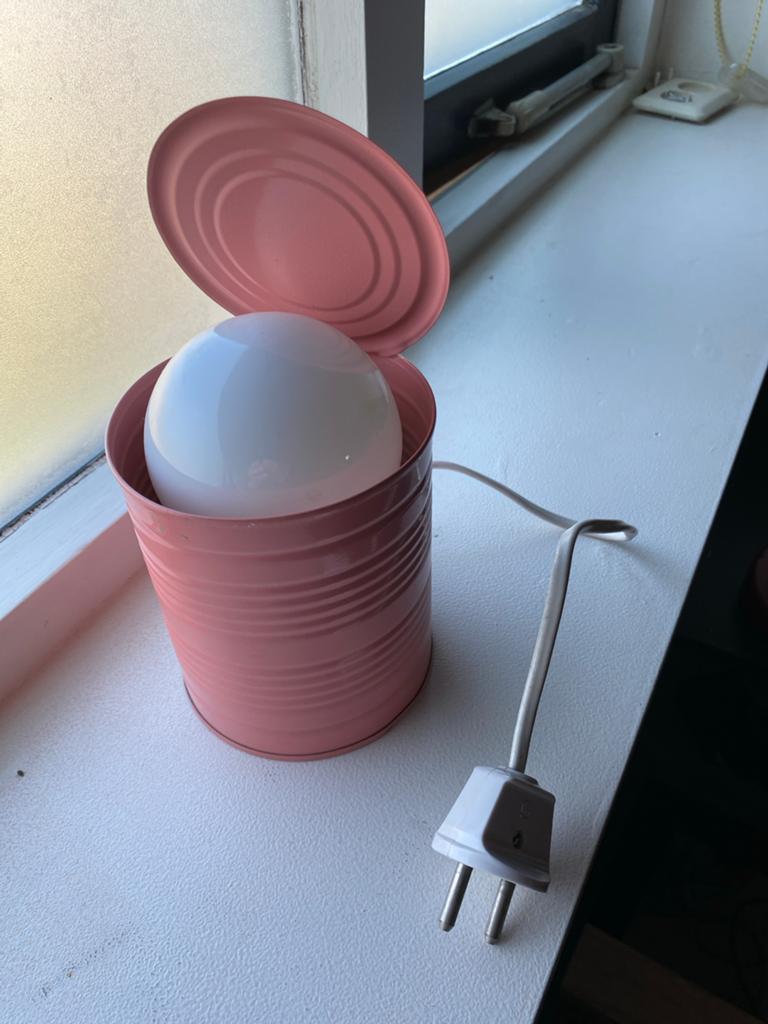 Vrieland Design Blikken Lamp - Roze, Made in Holland, Huis en Inrichting, Lampen | Tafellampen, Ophalen of Verzenden, Zo goed als nieuw