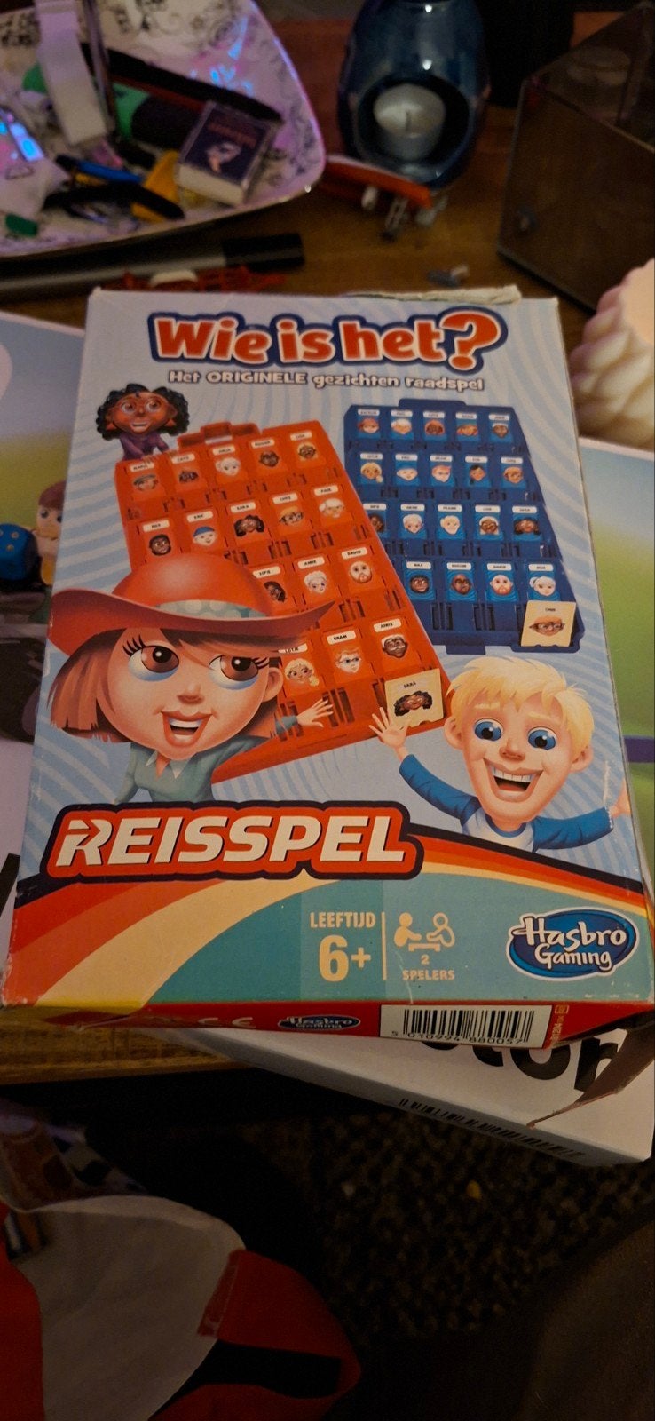 Hasbro reisspel wie ben ik, Hobby en Vrije tijd, Gezelschapsspellen | Bordspellen, Een of twee spelers, Ophalen of Verzenden, Zo goed als nieuw