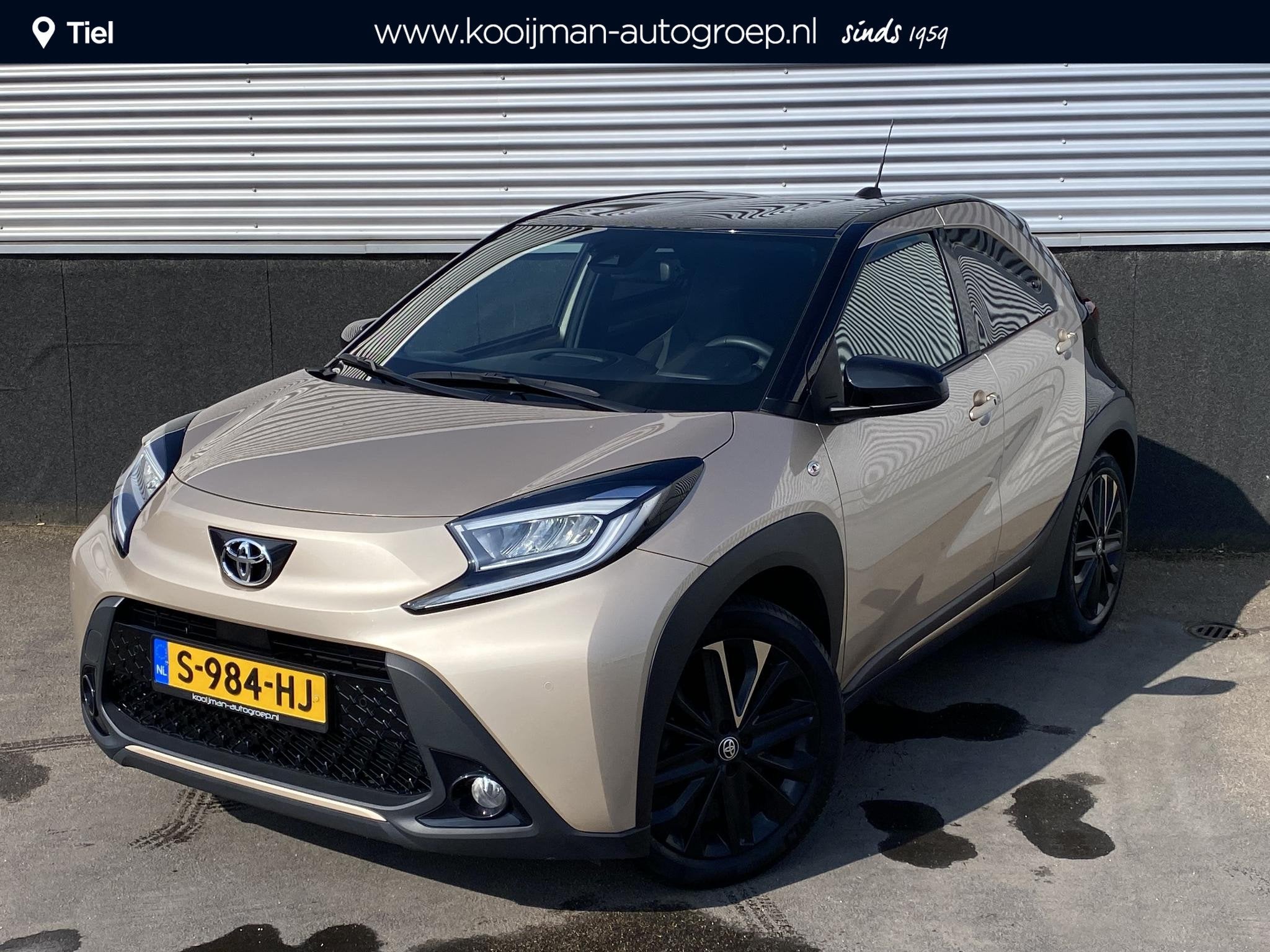 Toyota Aygo X 1.0 VVT-i S-CVT Premium Automaat NL-auto, 1e e, Gebruikt, Bruin, 4 stoelen, Leder en Stof