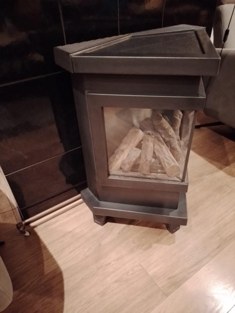 Gaskachel met realistische houtblokken, Huis en Inrichting, Ophalen, Gebruikt, Vrijstaande haard, Gashaard