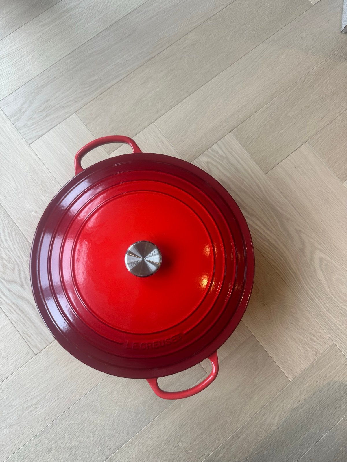 Le Creuset Braadpan Rood 34” - Zo goed als nieuw, Met deksel, Le Creuset, Ophalen of Verzenden, Zo goed als nieuw