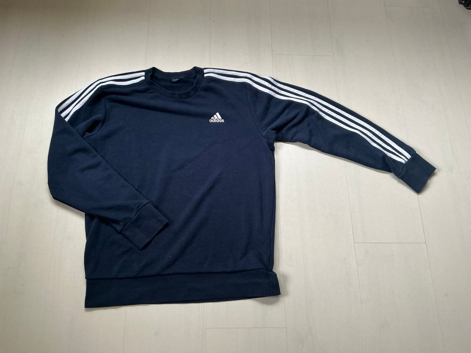 Adidas trainingspak (trui en broek) - Maat M, Ophalen, Zo goed als nieuw, Algemeen, Maat 48/50 (M)