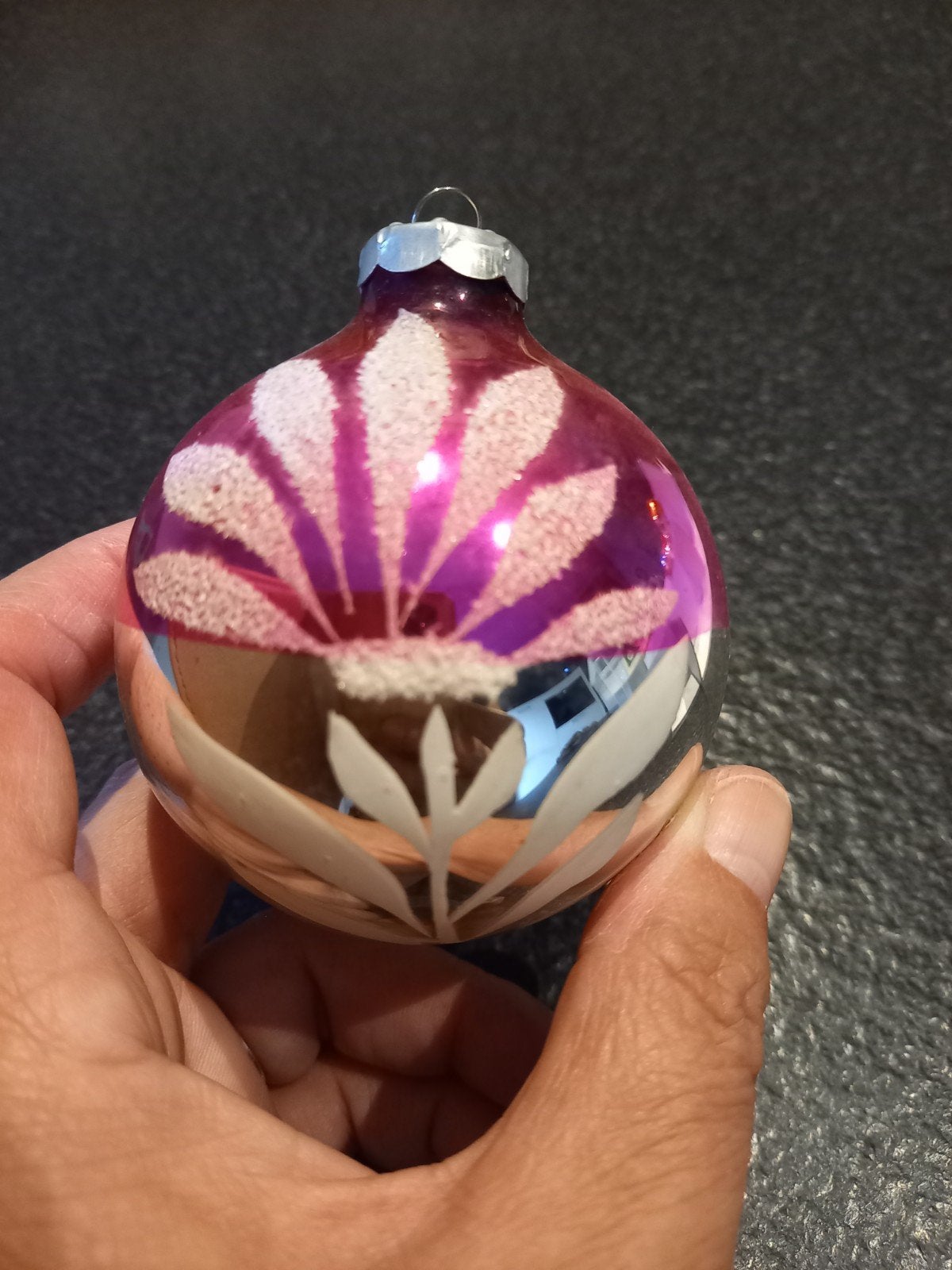 oude kerstbal roze/zilver, Diversen, Kerst, Ophalen of Verzenden