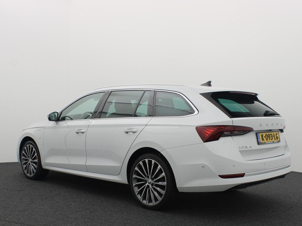 Skoda Octavia Combi 1.4 TSI iV PHEV Business Edition Plus SO, Auto's, Skoda, Gebruikt, Wit, https://media-marktplaats.export.dv.nl/22717610659/document-1.pdf
