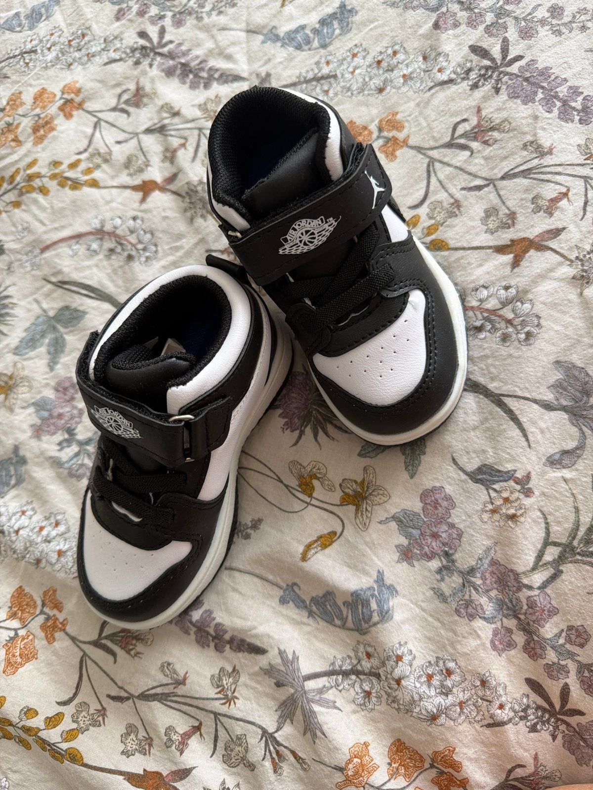 Jordan 1 Retro High OG Baby Schoenen Zwart Wit, Ophalen, Zo goed als nieuw, Jongetje of Meisje, Schoentjes