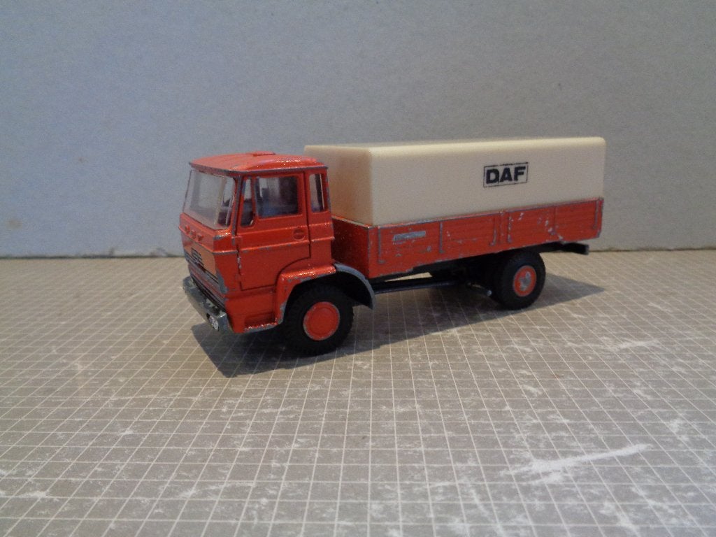 lion daf 2000 huif bakwagen, Hobby en Vrije tijd, Modelauto's | 1:50, Ophalen of Verzenden, Zo goed als nieuw, Bus of Vrachtwagen