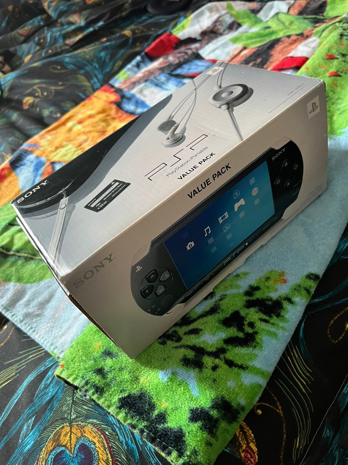 SONY PSP 1004K VALUE PACK 2005 COMPLEET IN DOOS, Spelcomputers en Games, Spelcomputers | Sony PSP, Ophalen, Zo goed als nieuw