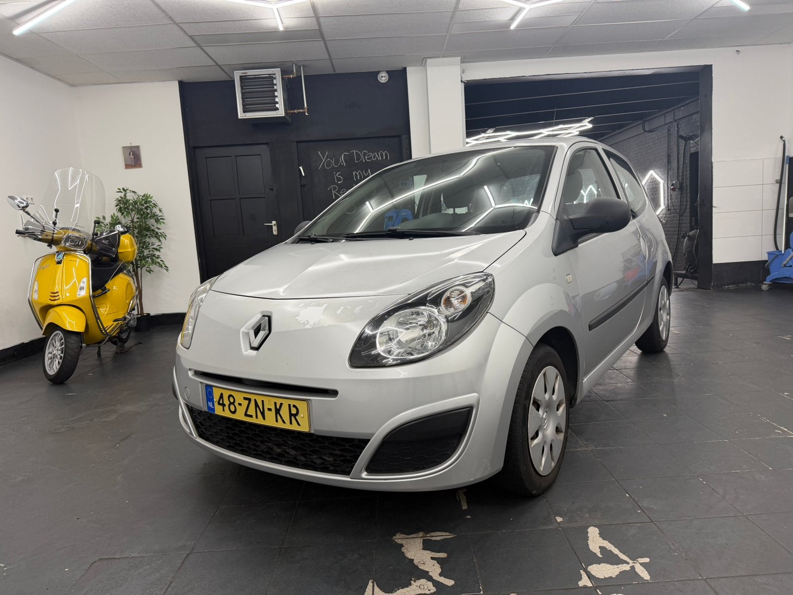 Renault Twingo 1.1 2008 Grijs bezorgen mogelijk!!, Auto's, Voorwielaandrijving, Twingo, 31 €/maand, 4 cilinders
