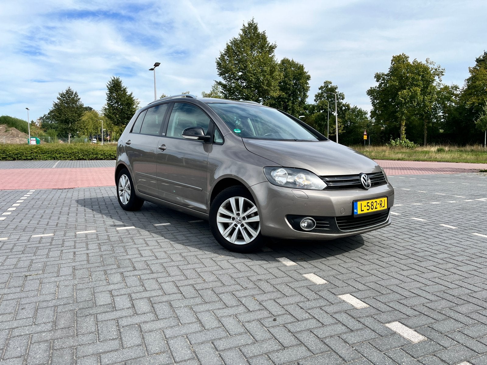 Volkswagen Golf Plus 1.2 | Highline | Bluemotion, Auto's, Volkswagen, Stof, 4 cilinders, Beige, Handgeschakeld