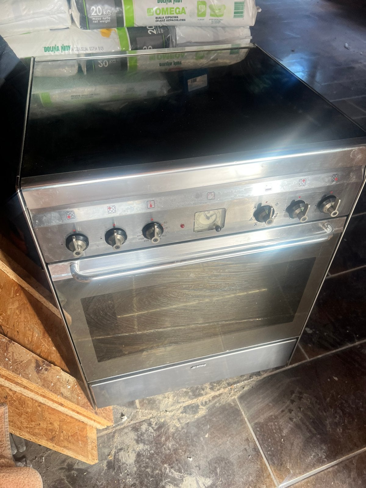 Smeg fornuis RVS 60cm — gasfornuis met elektrische oven, Witgoed en Apparatuur, Fornuizen, Ophalen, 60 cm of meer, 4 kookzones