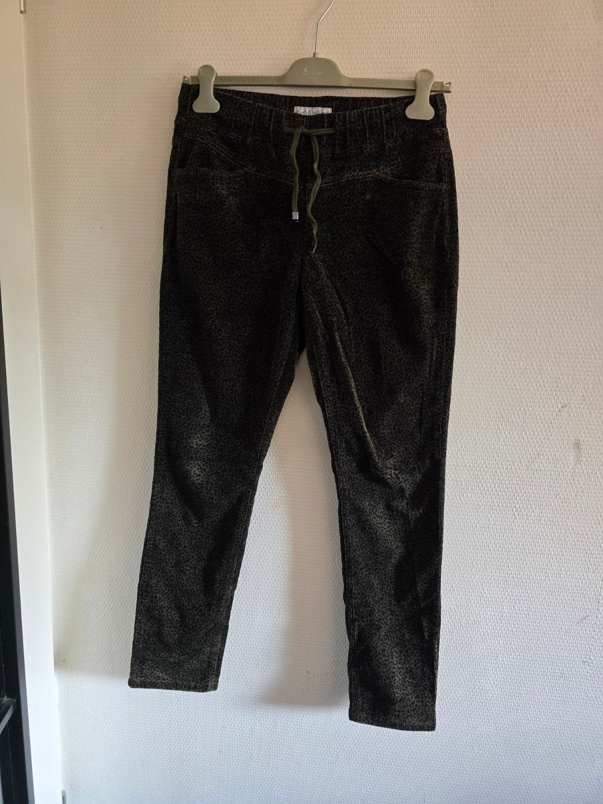 Red Button Tessy corduroy broek maat 38 - Leopard print, Maat 38/40 (M), Ophalen of Verzenden, Lang, Gedragen