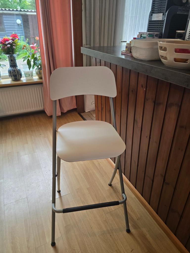 Franklin Ikea bar stoel wit, Gebruikt, Met voetsteun, 60 tot 90 cm, Ophalen of Verzenden