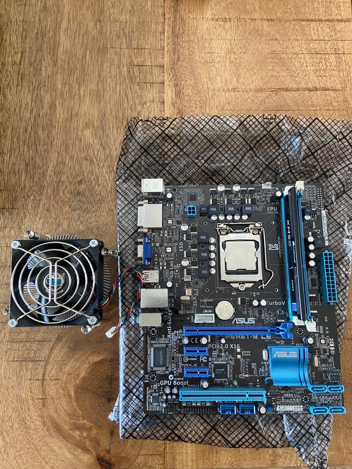Intel Pentium, Asus moederbord en Corsair geheugen, Computers en Software, Desktop Pc's, Gebruikt, 2 tot 3 Ghz, 4 GB, Ophalen of Verzenden