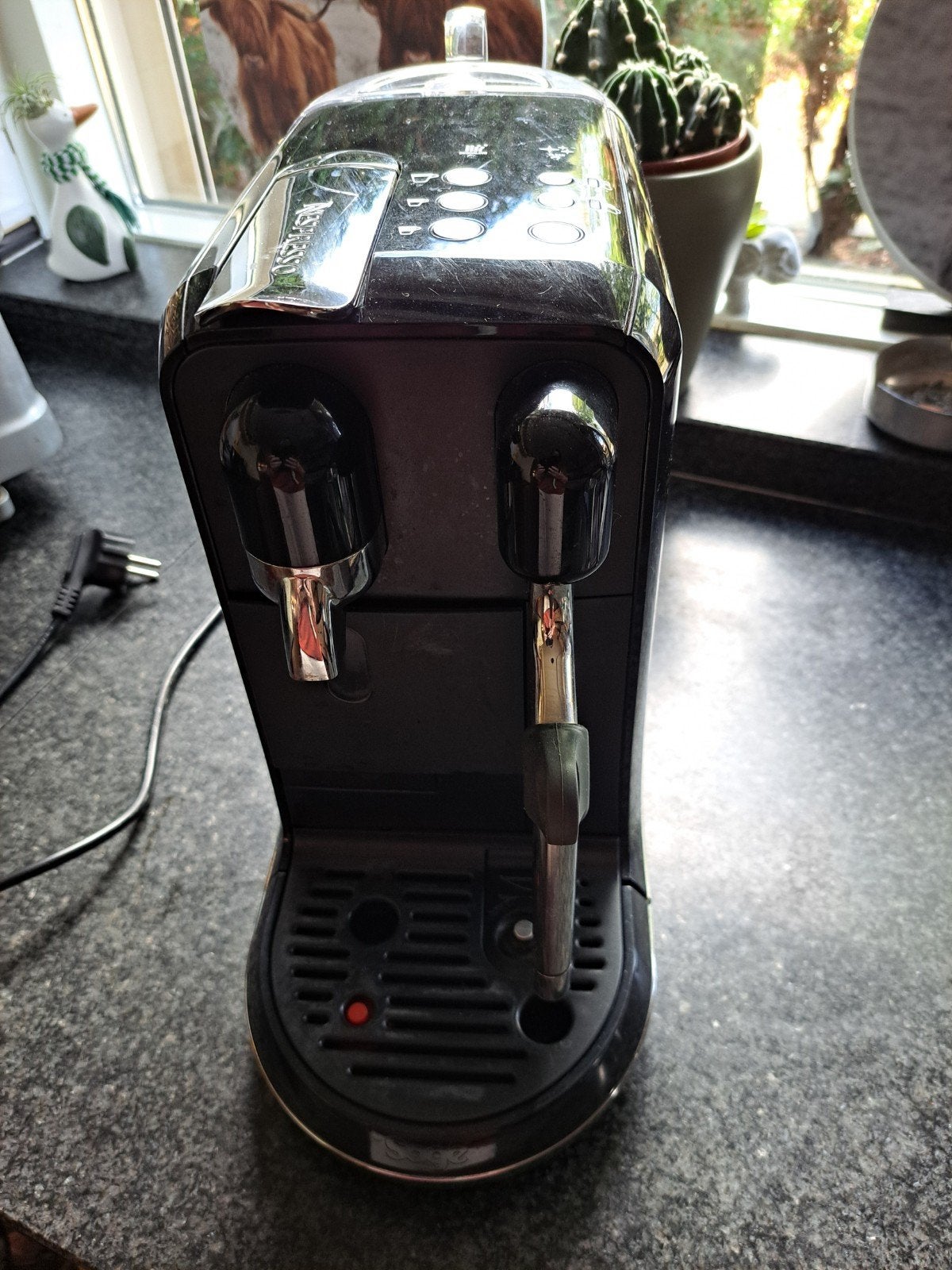 Nespresso koffiezetapparaat met melkopschuimer, Witgoed en Apparatuur, Stoompijpje, Koffiepads en cups, Gebruikt, Espresso apparaat