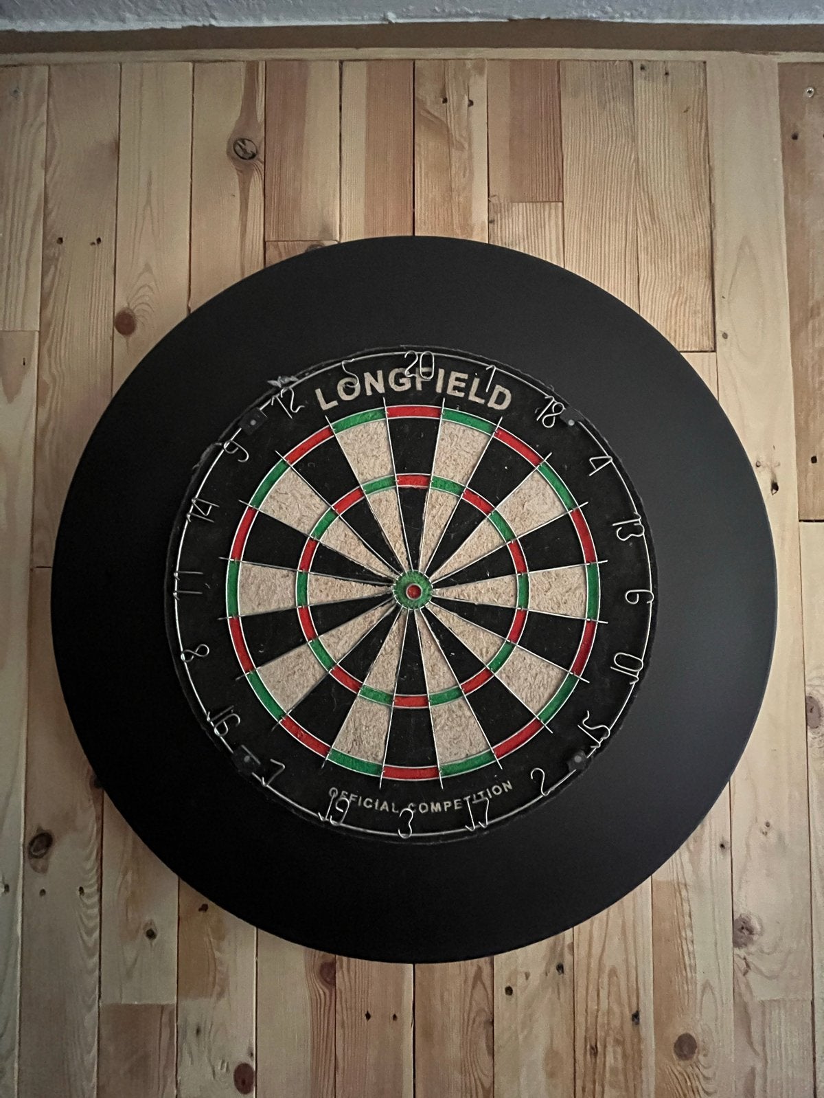 Dartbord set met mat en houten achterwand, Ophalen, Gebruikt, Dartbord met pijlen