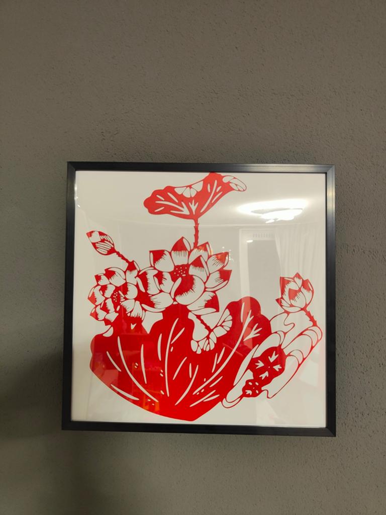 Ingelijste Chinese papieren knipkunst - Rode lotusbloemen, Ophalen