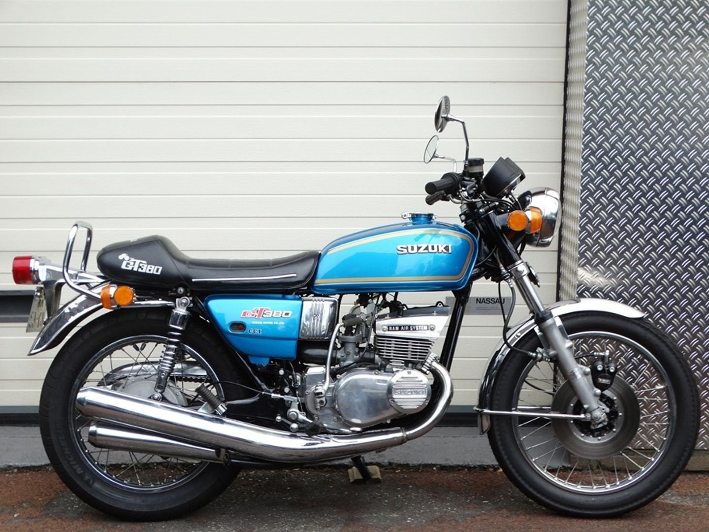 SUZUKI GT 380 (bj 1976), SUZUKI, Particulier, Onbekend, Naked bike