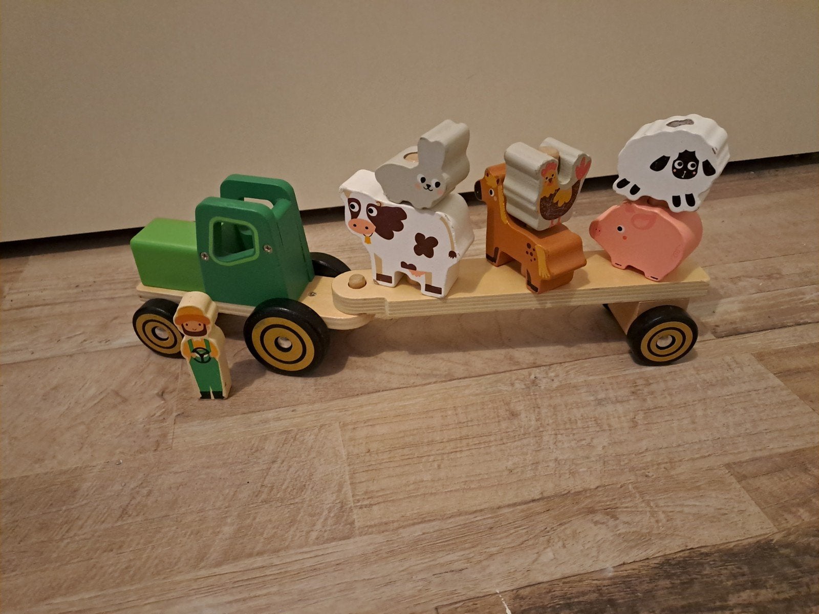 Houten tractor met dieren, Ophalen of Verzenden, Zo goed als nieuw, Rij- of Hobbelspeelgoed