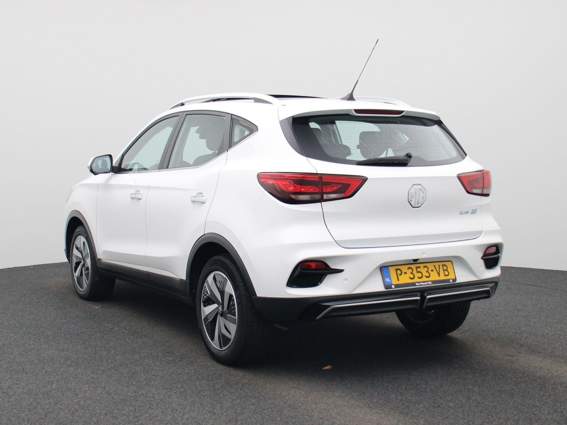 MG ZS EV Standard Range Luxury 50 kWh, Auto's, MG, 12 maanden, Gebruikt, ZS, Wit