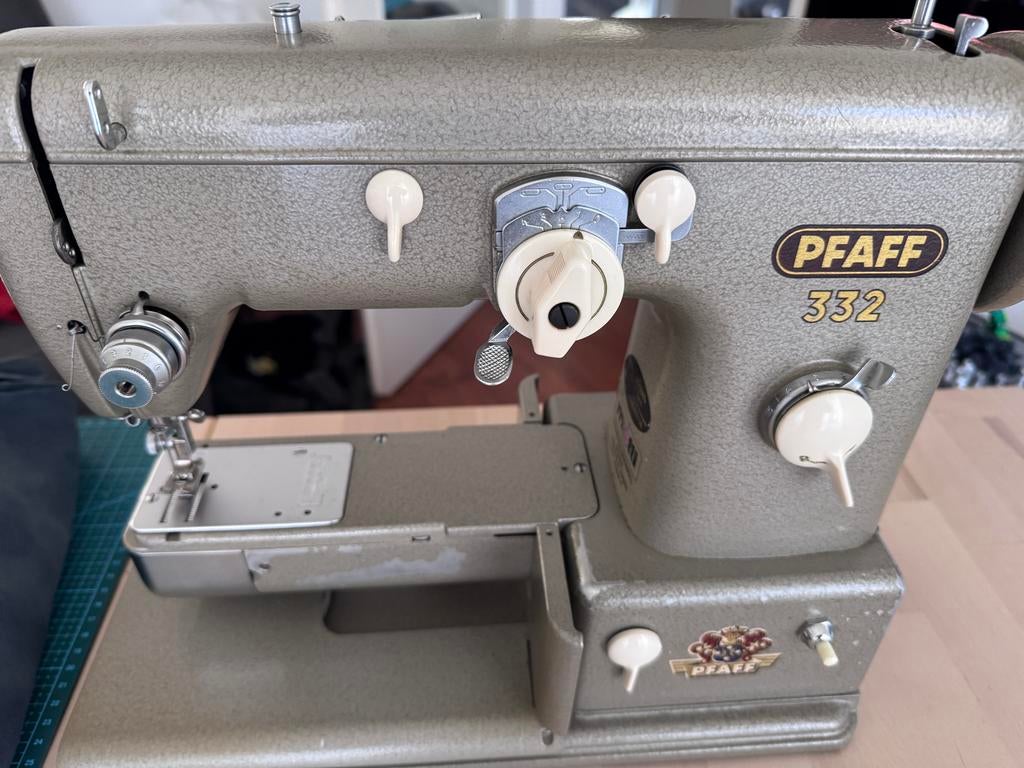 Pfaff 332 Naaimachine - Semi-professioneel, Ophalen, Zo goed als nieuw, Naaimachine, Pfaff