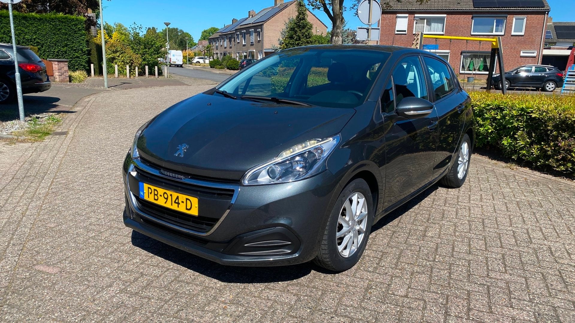 Peugeot 208 1.2 PureTech Active ( Actieprijs ! ), Voorwielaandrijving, Gebruikt, 1199 cc, 82 pk