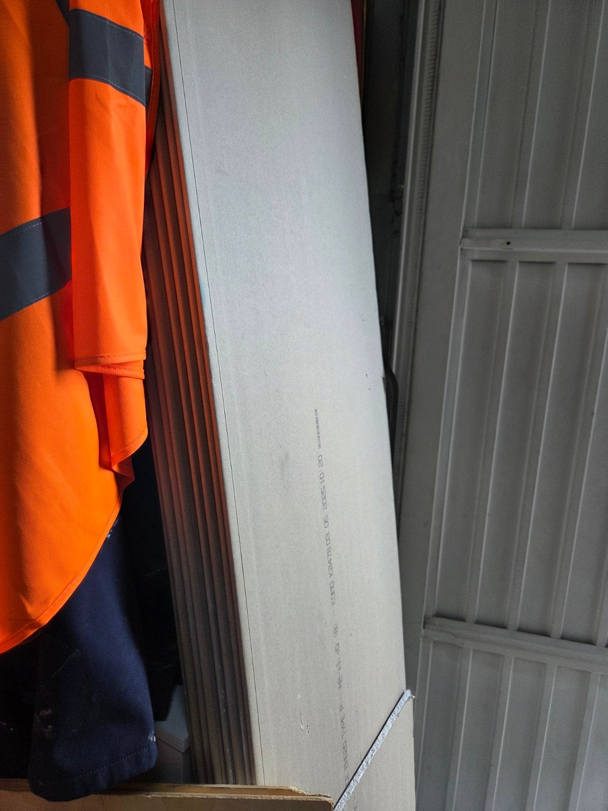 te koop 8 hele stuck gipsplaten 2meter lang 40mm breed, Ophalen, Nieuw