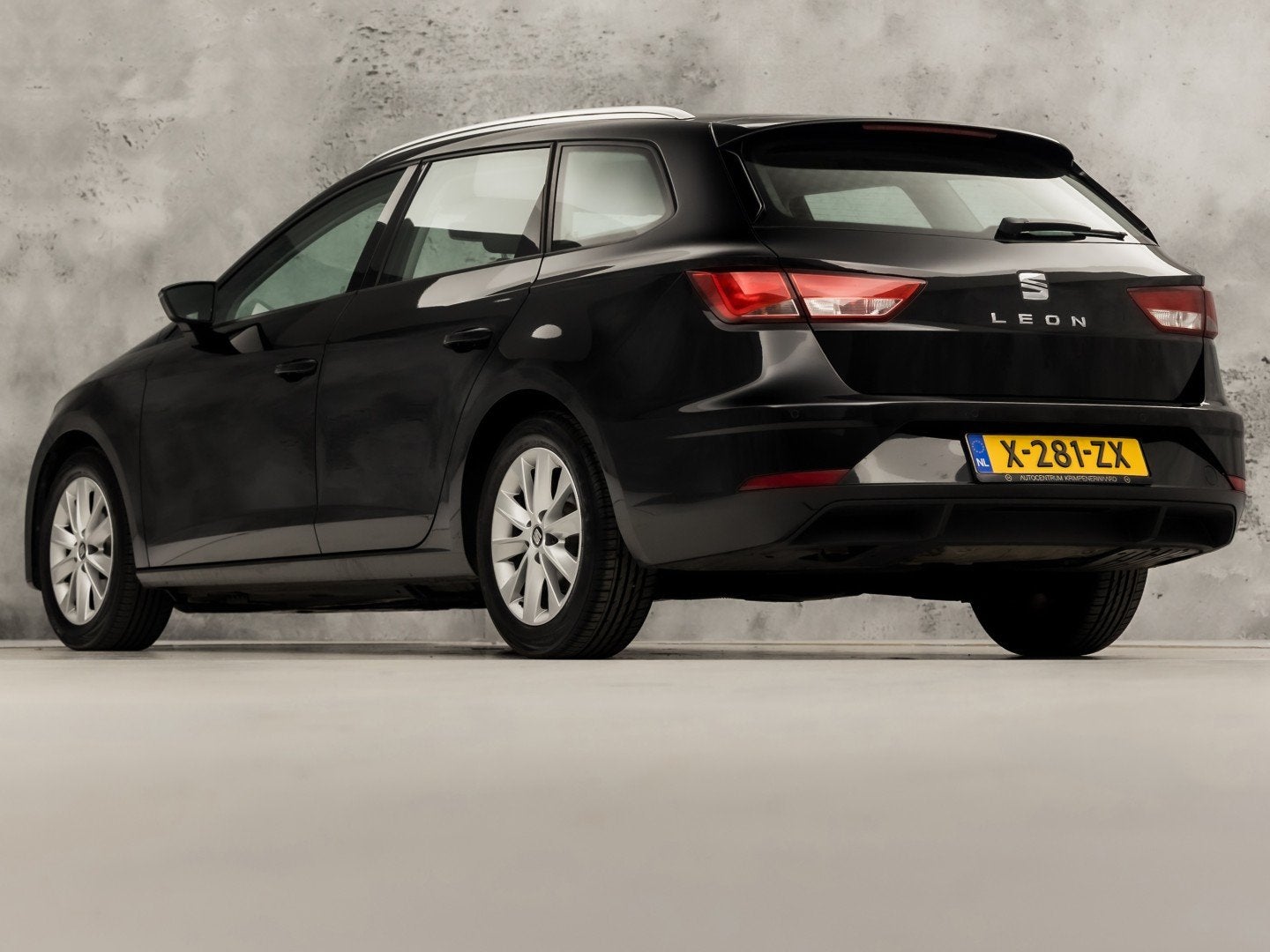 SEAT Leon 1.0 TSI Intense Sport Automaat (APPLE CARPLAY, NAV, 12 maanden, Stof, Gebruikt, Leon
